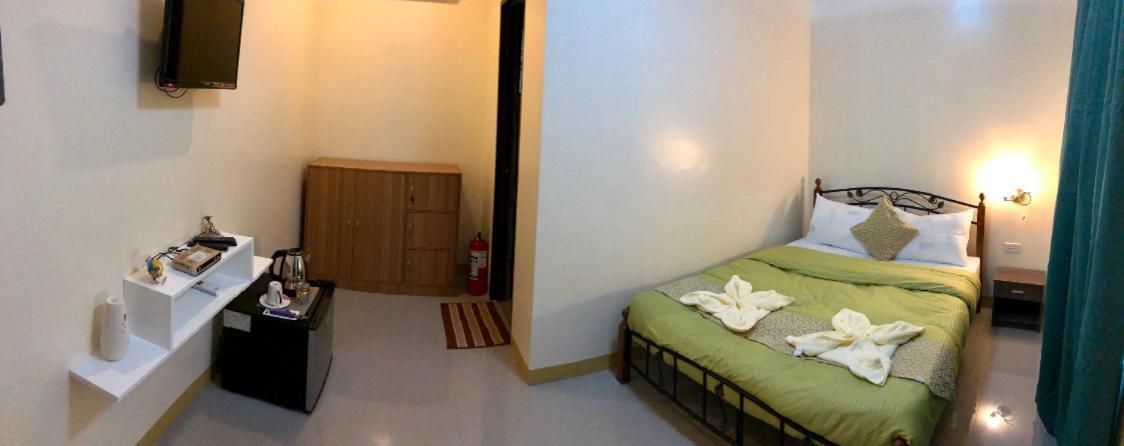 Kojie Guest House Moalboal Bagian luar foto