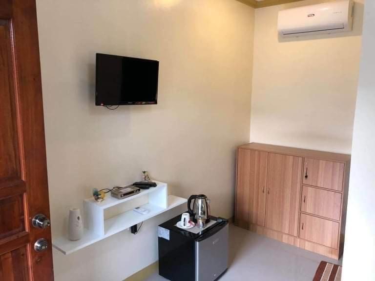 Kojie Guest House Moalboal Bagian luar foto