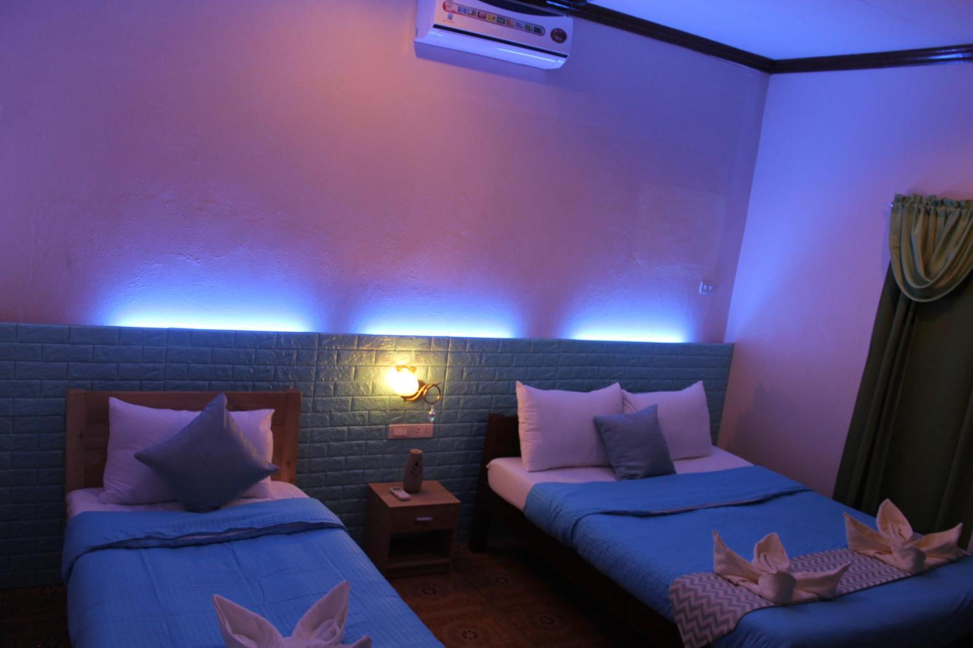 Kojie Guest House Moalboal Bagian luar foto