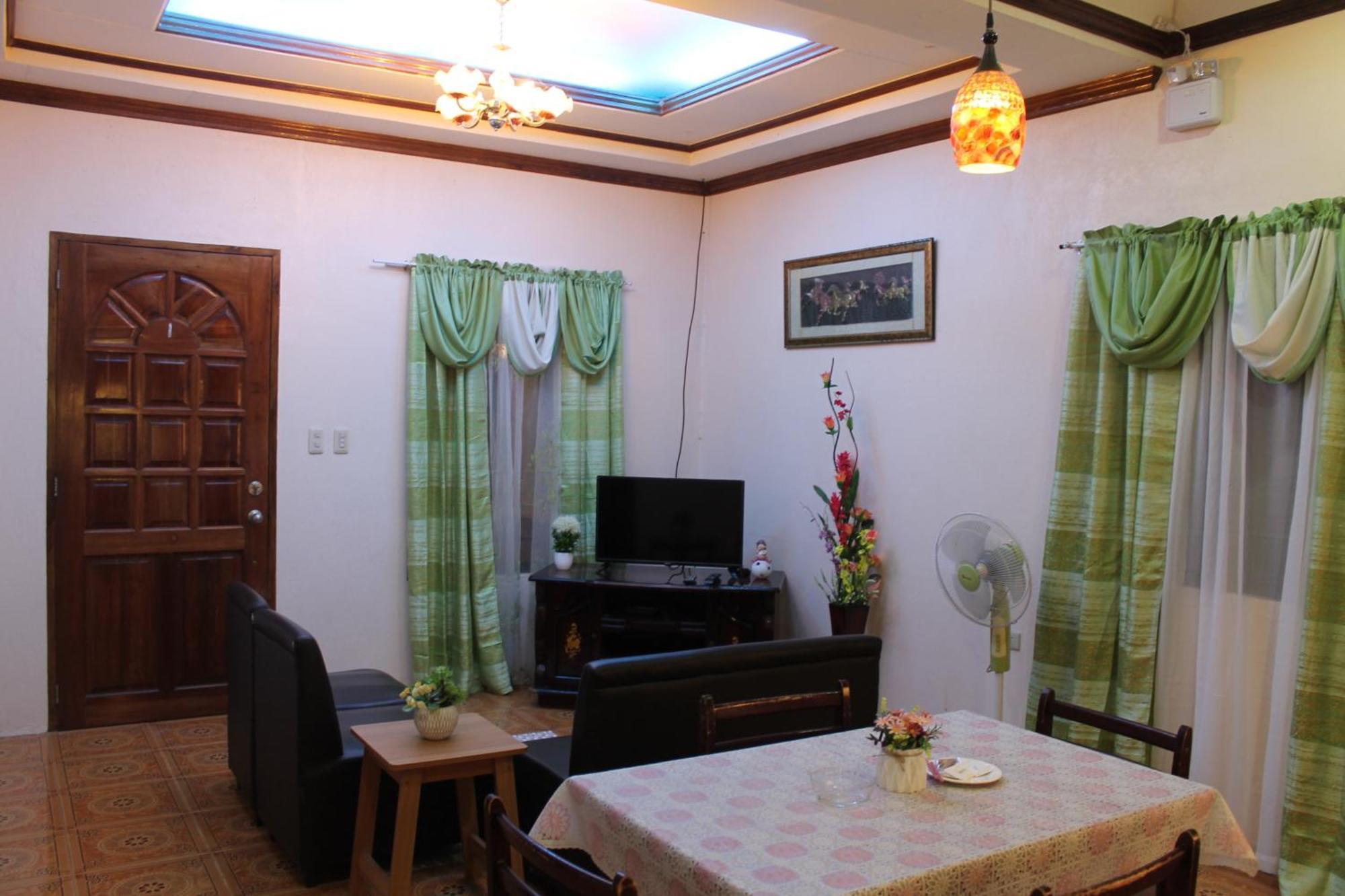 Kojie Guest House Moalboal Bagian luar foto